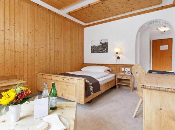 93_Hotel Edelweiss - Schoene Aussichten Touristik - Hotel-Edelweiss-Sils-EZ-Deluxe